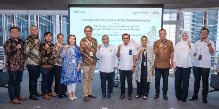 SIG Gandeng RESINERGI Tingkatkan Pemanfaatan Sampah Perkotaan untuk Substitusi Batu Bara dalam Produksi Semen