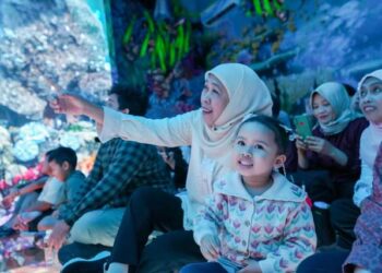 Liburan tahun Baru Khofifah ajak cucu dan keluarga nikmati wahana baru di Jatim Park 2