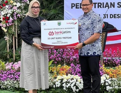 Bank Jatim serahkan CSR pada Pemkot Batu dan Pemkab Bondowoso