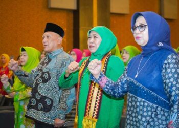 Tuntaskan rangkaian bedah buku KHM.  Hasyim Asy’ari di Bandung, Khofifah: Ikhtiar bangun persatuan dan persaudaraan komprehensif