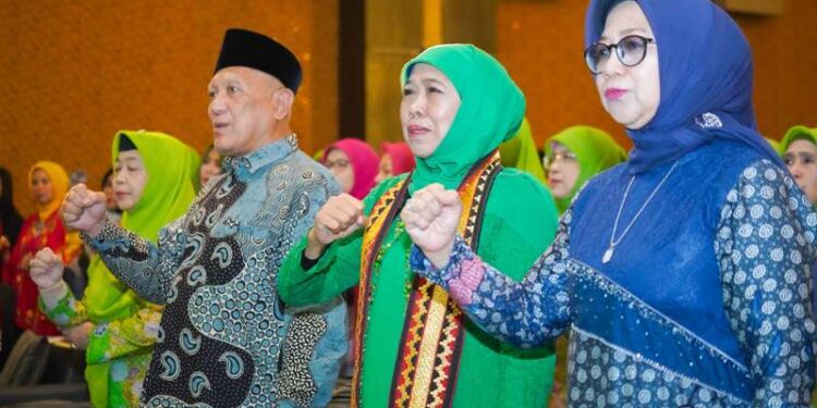 Tuntaskan rangkaian bedah buku KHM.  Hasyim Asy’ari di Bandung, Khofifah: Ikhtiar bangun persatuan dan persaudaraan komprehensif