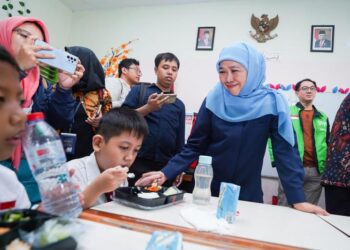 Program MBG resmi diluncurkan, Khofifah: Upaya pemenuhan gizi generasi bangsa, bonus manfaat ekonomi bagi masyarakat