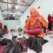 Kunjungi sentra produksi tas kulit di Tulangan Sidoarjo, Khofifah dorong peningkatan akses pasar serta penguatan pusat unggulan industri kulit
