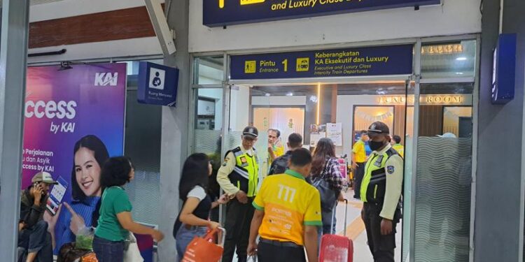 KAI Daop 8 Surabaya Operasikan Kereta Tambahan Jelang Libur Panjang Akhir Januari