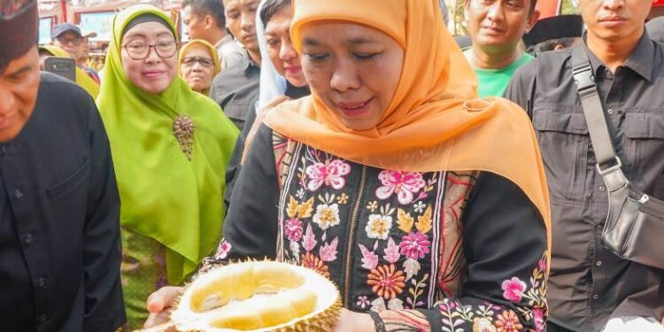 Hadir dan ramaikan Bazar Durian khas Pasuruan, Khofifah: Ajang promosi durian lokal Pasuruan serta mengenalkan aneka ragam kekayaan jenis durian Jatim 