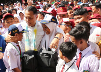 Surabaya tak gelar MBG serentak, Wali Kota Eri: Belum ada perintah pusat