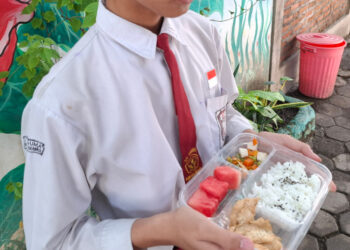 Pembagian Makan Bergizi gratis, Siswa SD Takuma: Nasinya sedikit kayak anak TK