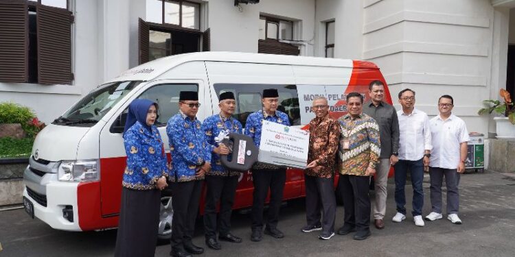 Bank Jatim dukung aksesibilitas pelayanan pajak hingga percantik Aloon-Aloon dan taman lewat dua CSR sekaligus