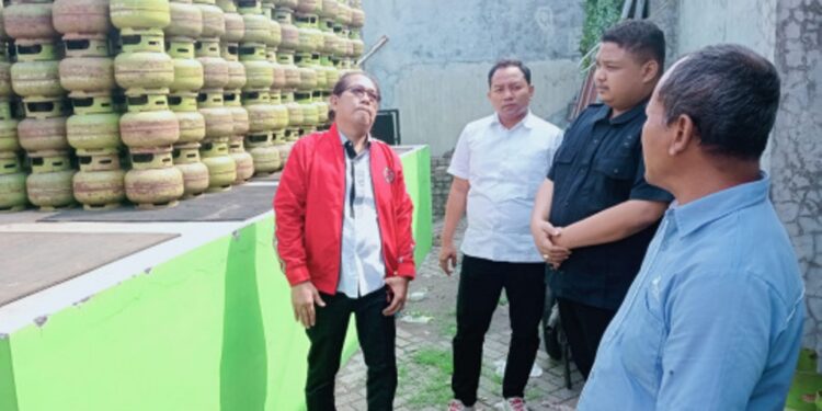 PDIP DPRD Surabaya imbau masyarakat tenang tak panic buying elpiji 3 Kg