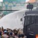Polisi bubarkan aksi mahasiswa dengan water canon
