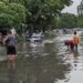 Banjir di Surabaya karena cuaca ekstrem, saluran tersumbat bangli dan sampah