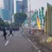 Aksi mahasiswa tolak UU TNI di depan Grahadi ricuh