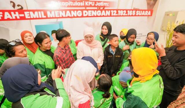 Driver ojol perempuan datangi open house di kediaman Gubernur. Khofifah: Mereka dekat dihati saya