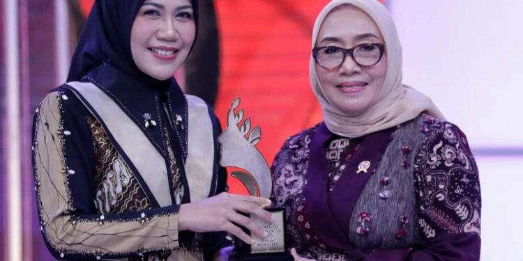 Buat program Mlinjo Cinta perempuan tangguh Jember, Ning Ghyta Eka Puspita raih Anugerah Puspa Bangsa