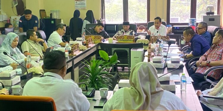 Pansus Hunian Layak Kota Surabaya inventarisir kawasan kumuh dan ilegal