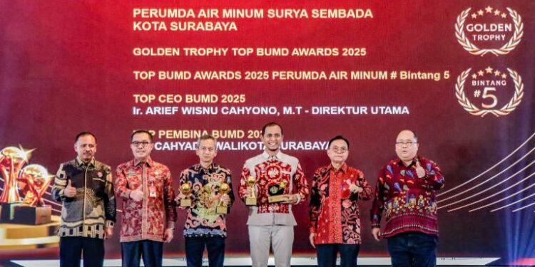 Perumda Air Minum Surya Sembada Kota Surabaya raih Golden Trophy TOP BUMD Awards 2025