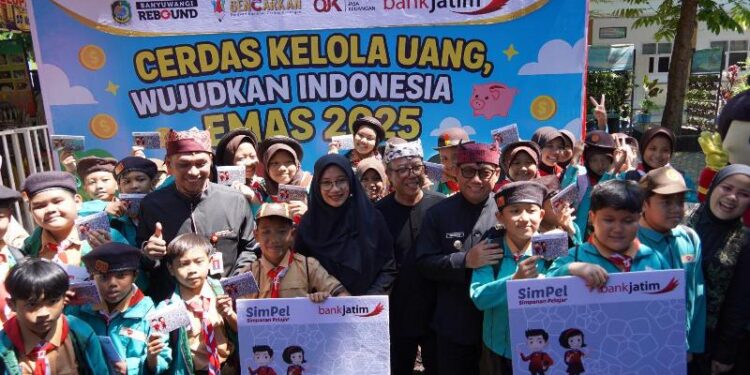 Dukung literasi Keuangan di Banyuwangi, Bank Jatim bukakan rekening 1.000 Siswa