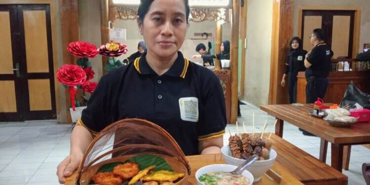 Soto Seger Joyoboyo manjakan lidah pengunjung