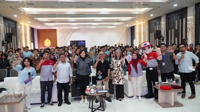 JNE Creative Workshop Bertajuk Inspirasi Tanpa Batas Vol 2 Digelar di Universitas Surabaya