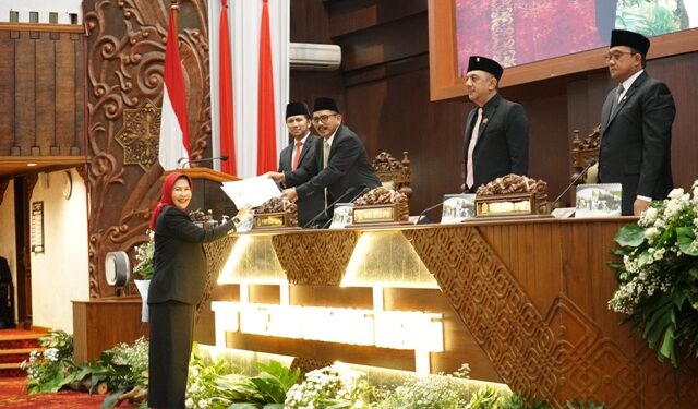 Tranparansi alokasi belanja Pendidikan dan Kesehatan serta Angka Kemiskinan jadi catatan Fraksi PDIP DPRD Jatim