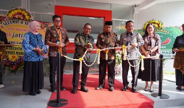 Akselerasi pertumbuhan bisnis, Bank Jatim lakukan grand launching kantor cabang Caruban
