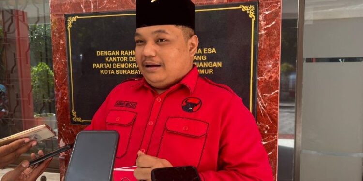Pasca dibebastugaskan sebagai Wakil Sekretaris DPC PDIP Surabaya, Achmad Hidayat kritik kepemimpinan Yordan Bataragoa