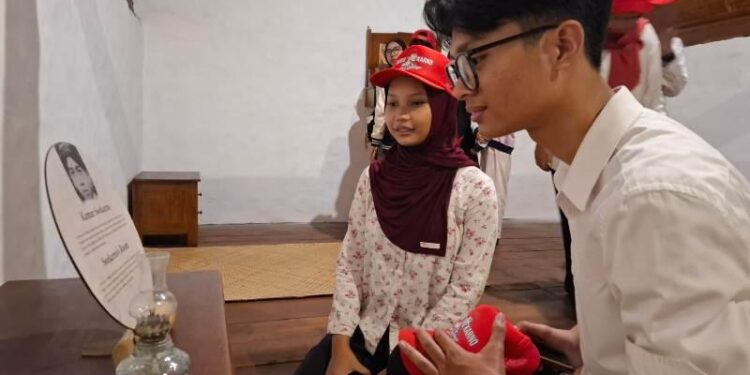 TMP dan PDIP Surabaya ajak ratusan pelajar telusuri jejak sejarah Bung Karno