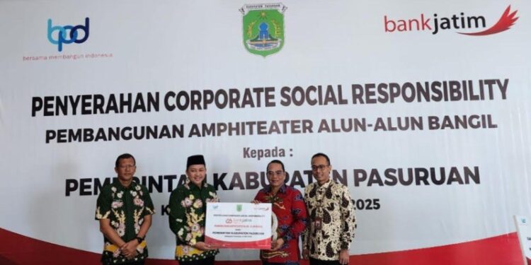 Tingkatkan Pembangunan Daerah, Bank Jatim serahkan CSR ke Pemkab Pasuruan dan Pulau Kangean