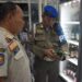 Satpol PP tindak toko miras tak berijin, puluhan botol barang bukti diamankan