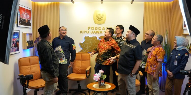 Lebih maksimalkan sosialisasi Pemilu, KPU Jatim miliki ruang podcast