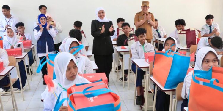 Tinjau hari pertama sekolah rakyat, Khofifah tegaskan kawal visi besar Presiden untuk putus kemiskinan melalui pendidikan