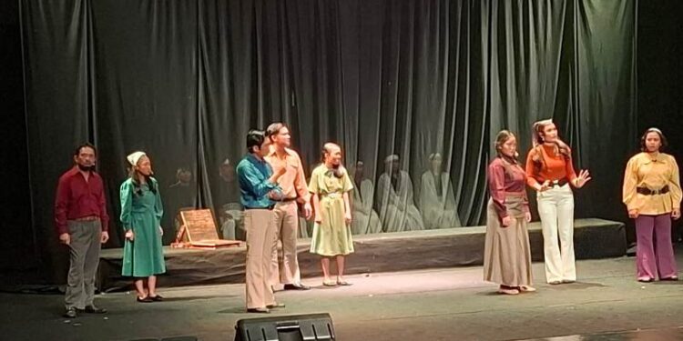 Teater Djarum pentas perdana Para Petarung di Unesa