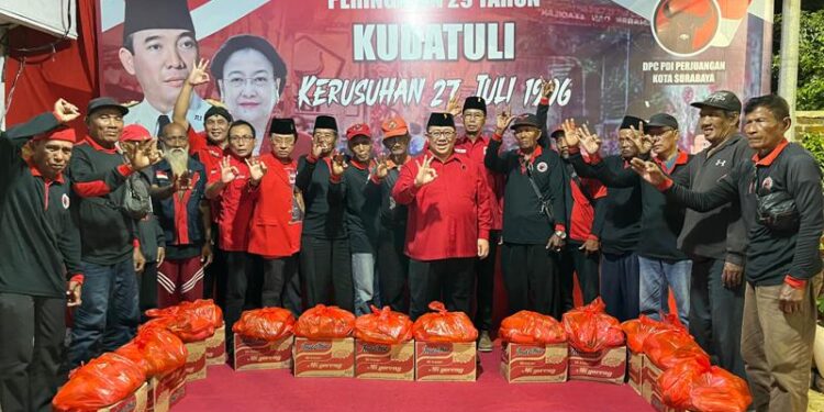 DPC PDIP Surabaya peringati Kudatuli 1996: Putar film dokumenter hingga bagikan sembako ke Divisi Becak