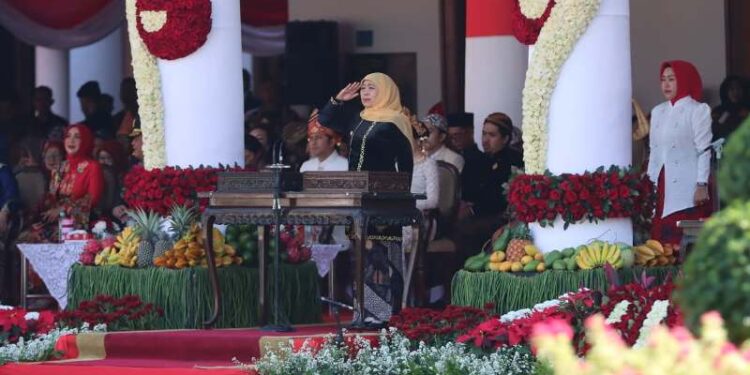 Pimpin Upacara HUT ke -80 RI, Gubernur Khofifah: Jawa Timur harus menjadi rumah yang nyaman bagi seluruh warga bangsa
