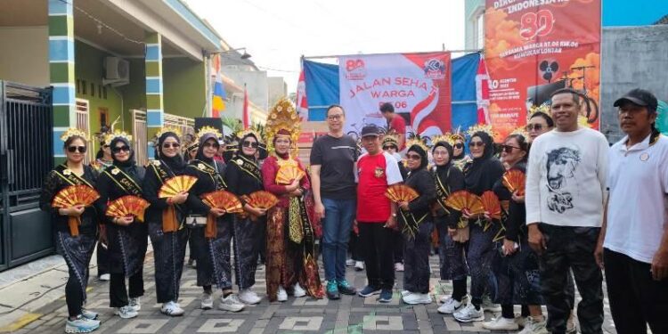 Peringati HUT RI ke-80, warga RT 06 Kuwukan gelar jalan sehat berhadiah