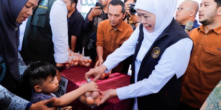 Kendalikan inflasi dan tingkatkan daya beli masyarakat, Gubernur Khofifah gelar pasar murah di Sumenep