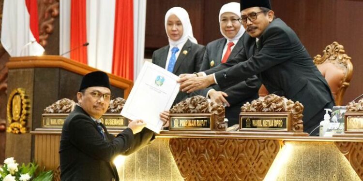 PAPBD Jatim 2025 diminta DPRD Jatim untuk lebih fokus pada program kerakyatan