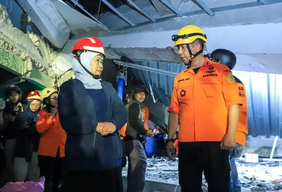 Gubernur Khofifah : Maksimalkan evakuasi korban ambruknya musholla  Ponpes Al-Khoziny sampai Tuntas