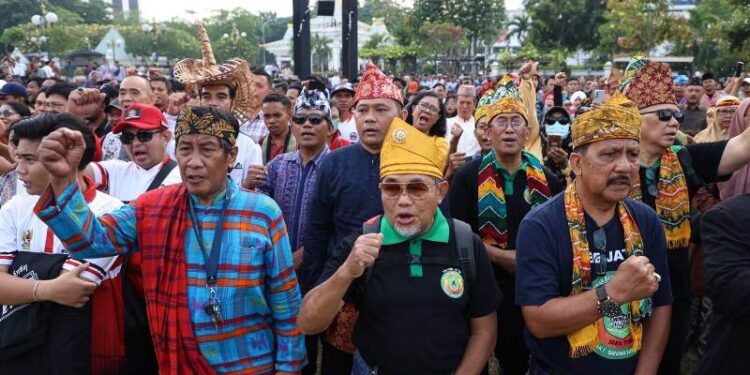 Warga Surabaya deklarasi Jogo Suroboyo, Jogo Indonesia di Tugu Pahlawan