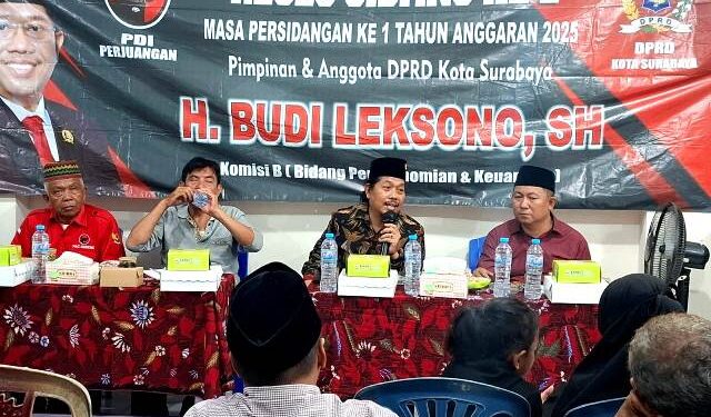 Atap rumah ambrol, warga bantaran rel tunggu bantuan Rutilahu