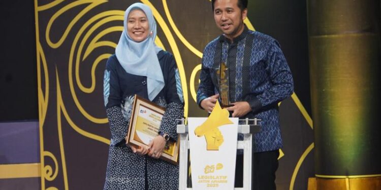 Partai Demokrat Jatim raih penghargaan, komitmen jaga semangat demokrasi dan peduli anak muda