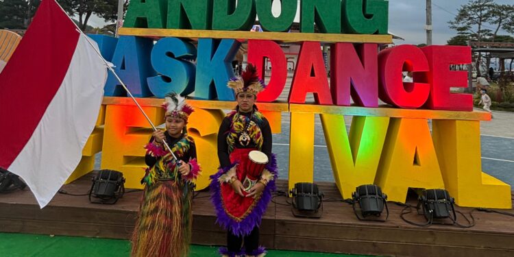 Tampil di ajang Andong International Mask Dance Festival 2025, dua siswa Ciputra memukau dewan juri