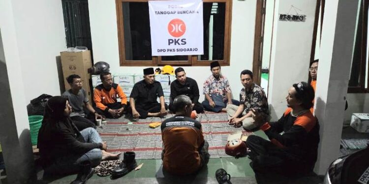 Buka posko disekitar Ponpes Al Khoziny, Ketua PKS Jatim: Saya minta relawan disitu standby sampai tuntas