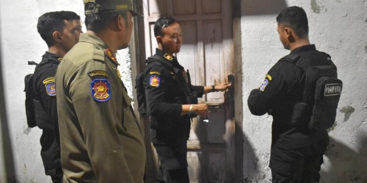 Satpol PP sisir Moroseneng, warga resah prostitusi kembali muncul