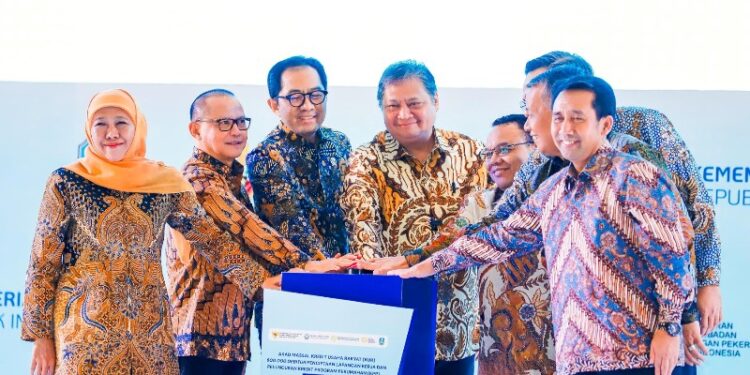 Akad massal KUR 800.000 Debitur Se-Indonesia, Gubernur Khofifah: Bagian penguatan UMKM 1 tahun kepemimpinan Presiden Prabowo