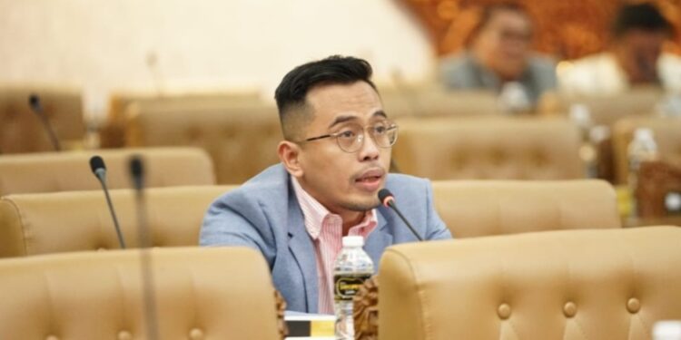 Gubernur dan Wakil Gubernur tidak hadir dalam Rapat Paripurna, anggota Fraksi Gerindra lakukan interupsi