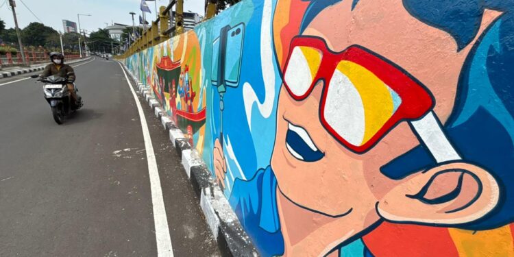 Pemkot Surabaya buru pelaku vandalisme mural Gubeng Pojok