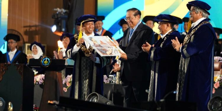 Peroleh pengharagaan Sepuluh Nopember, SBY juga ingatkan ancaman Geopolitik dan pentingnya moral ekonomi