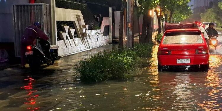 Dosen UNAIR warning: Kota beton tanpa resapan, Surabaya kian rentan banjir