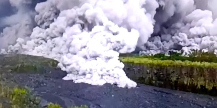 Gunung Semeru kembali erupsi, warga diminta tetap siaga